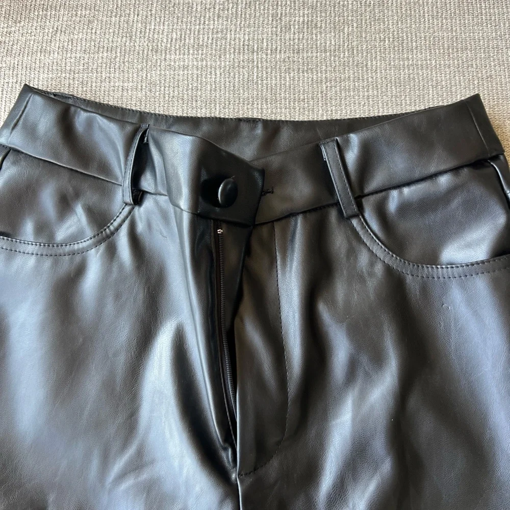 Make Me Chic Leather Pants - Picture 5 of 6